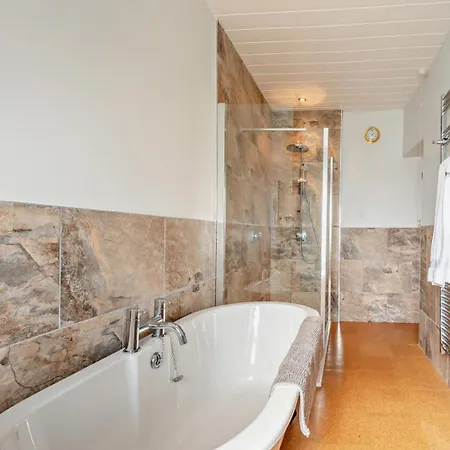 4 Bed In Wigton 95640 *